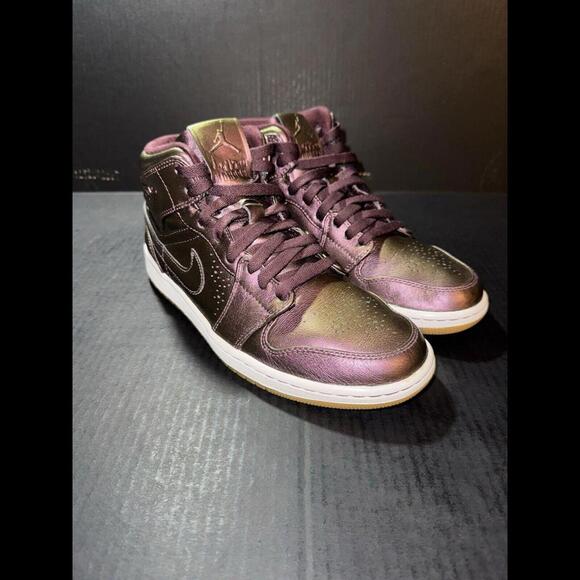 Nike Air Jordan 1 Retro Mid Nouveau Deep Burgundy 629151-605 - Size 9 - Picture 2 of 9